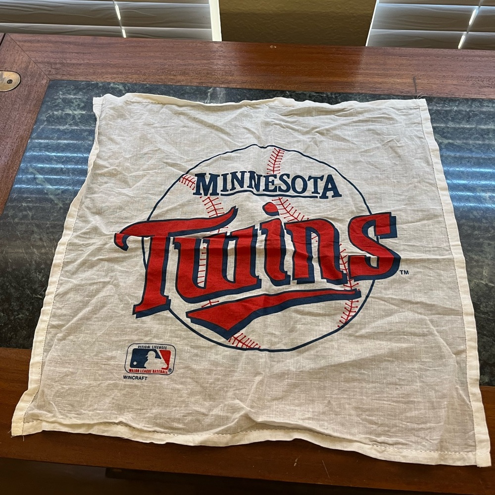 Minnesota Twins Homer Hankey or cloth/handkerchief